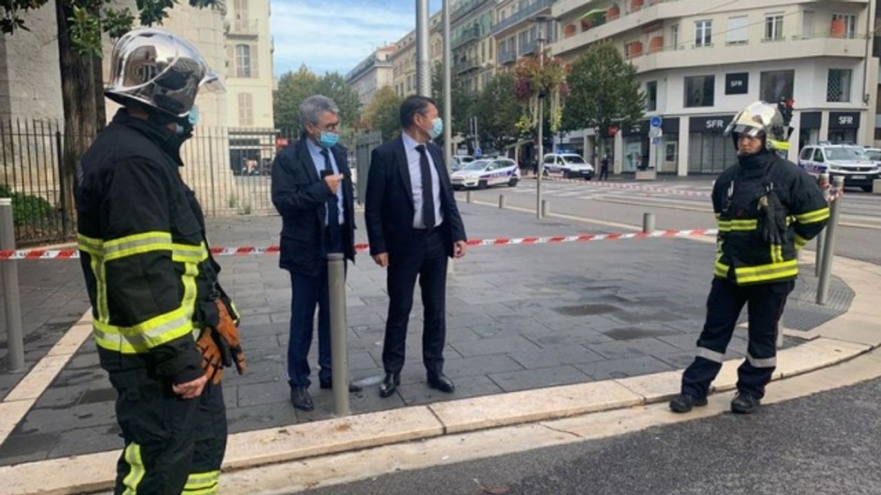 Fransa'nın Nice şehrinde bıçaklı saldırı: Çok sayıda varalı ve 3 ölü var