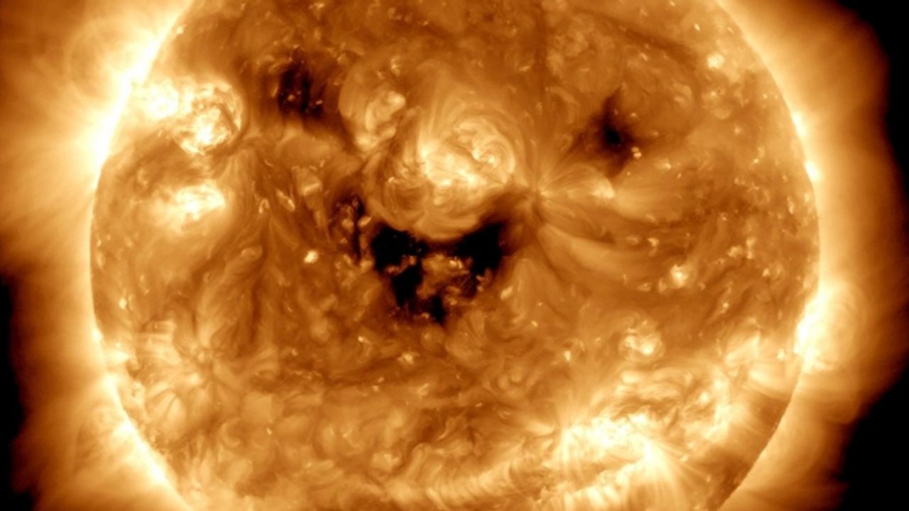 NASA'dan Güneşin sıradışı görüntüsü paylaşıldı 