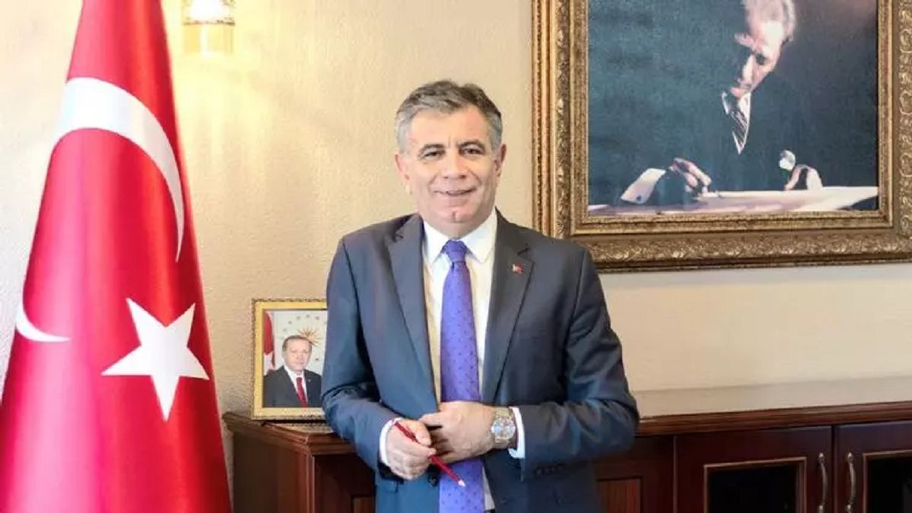 Ankara İl Milli Eğitim Müdürlüğüne atanan Koçak'tan çiçek yerine kitap talebi