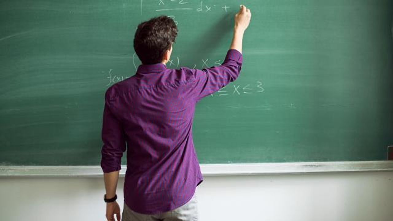 Öğretmenlere 1 maaş hazırlık ödeneği ikramiye maaş ek ders zammı yazısı MEB'de