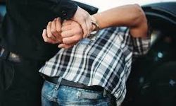 Gebze’deki Yolsuzluk Operasyonuna 7 Gözaltı: 2 Okul Müdürü ve 3 Öğretmen Tutuklandı