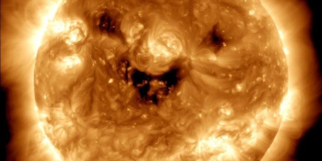 NASA'dan Güneşin sıradışı görüntüsü paylaşıldı 