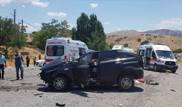 Tunceli’de trafik kazası: Öğretmen, eşi ve çocuğu öldü, 15 yaralı