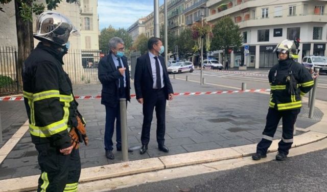 Fransa'nın Nice şehrinde bıçaklı saldırı: Çok sayıda varalı ve 3 ölü var