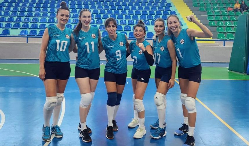 Voleybol Cumhuriyet kupasını öğretmenler kazandı